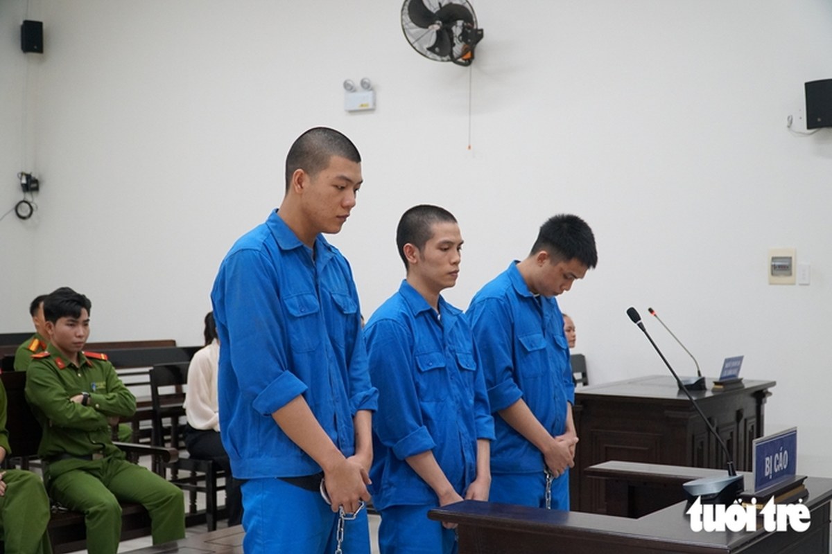 다낭 37만5천동 배송 다툼, 살인 혐의 재판 열렸어요