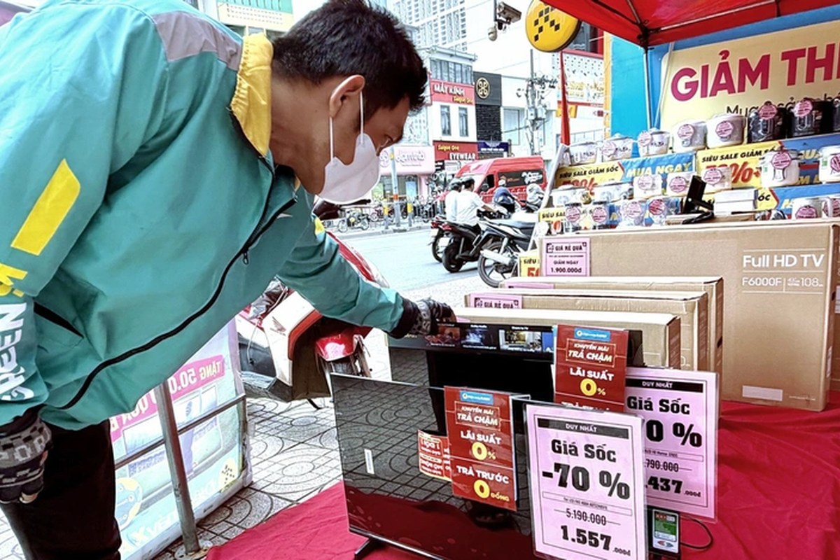 호찌민 전시용 TV가 150만 동까지 내려갔어요